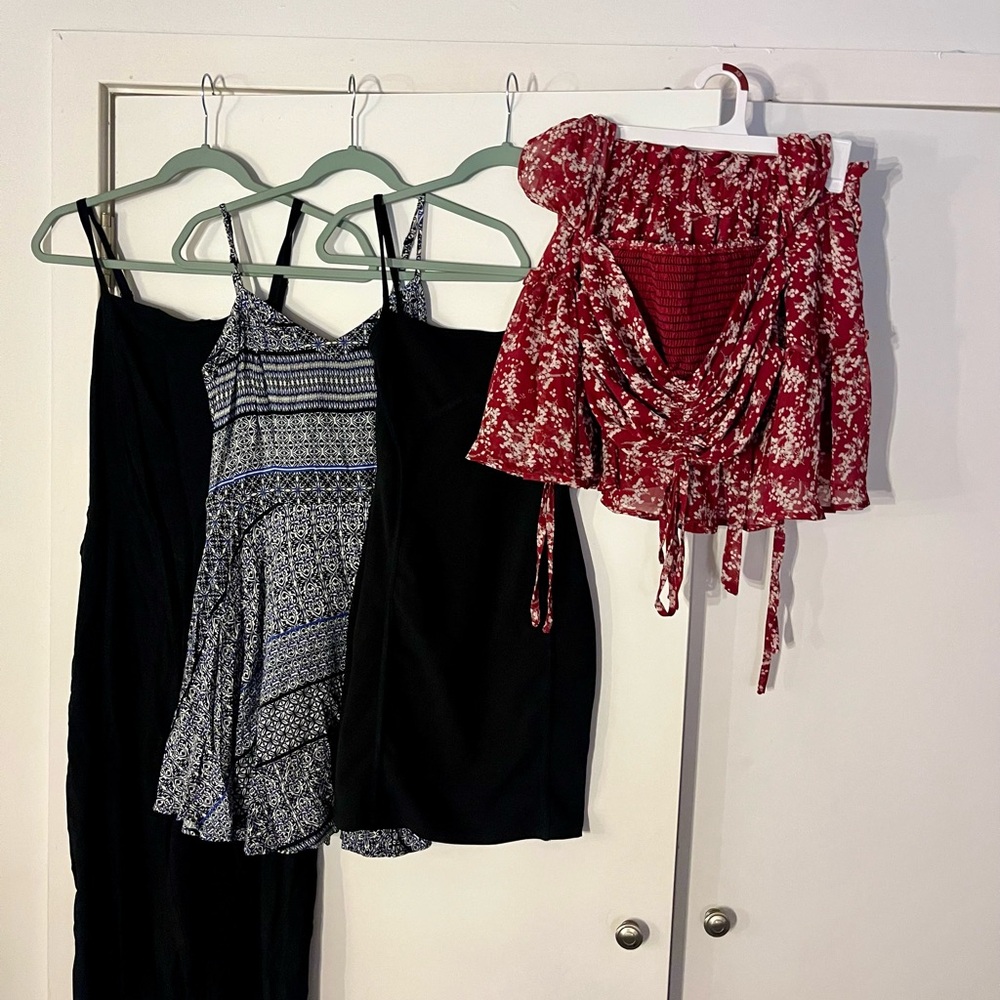 DRESSES - Picture 5 of 5